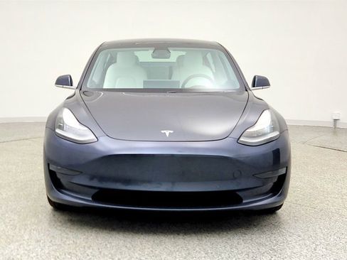 Used 2020 Tesla Model 3 Standard Range Plus image 2