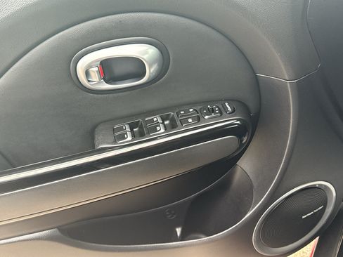 Used 2018 Kia Soul ! w/ Tech Package FWD image 31