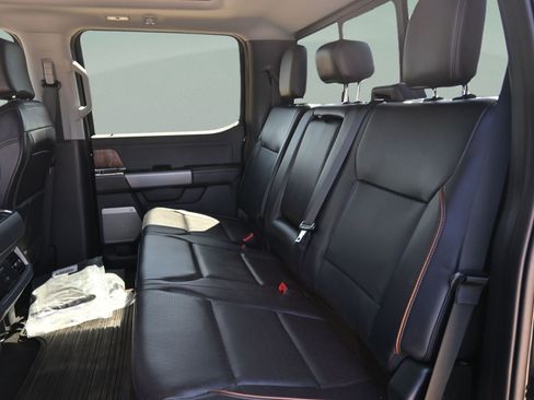 Used 2025 Ford F350 Lariat w/ Lariat Ultimate Package AWD/4WD image 32
