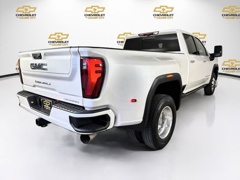 Used 2024 GMC Sierra 3500 Denali Ultimate AWD/4WD image 8