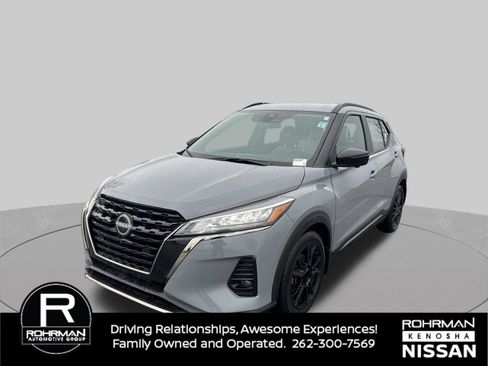 Used 2023 Nissan Kicks SR w/ SR Premium Package FWD image 2