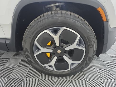 Used 2024 Rivian R1S Adventure AWD/4WD image 11