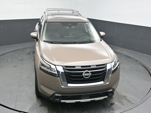 Certified 2024 Nissan Pathfinder Platinum w/ Cargo Package image 32