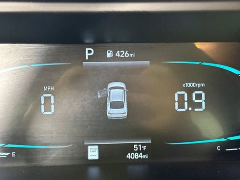 Certified 2025 Hyundai Elantra Sport image 47