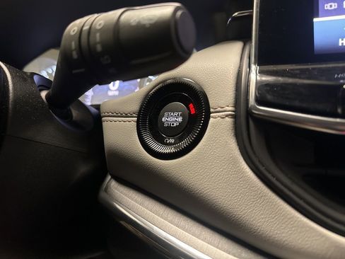 Used 2022 Jeep Compass Limited image 15