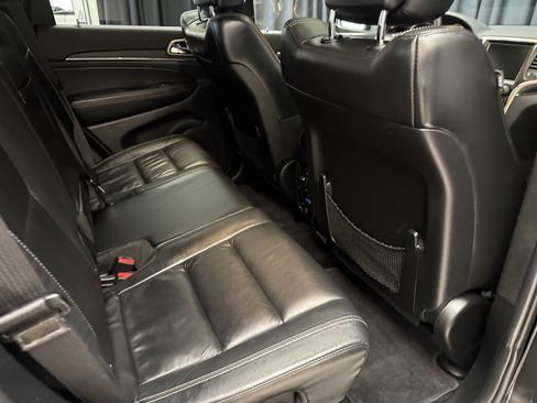Used 2017 Jeep Grand Cherokee Limited image 26