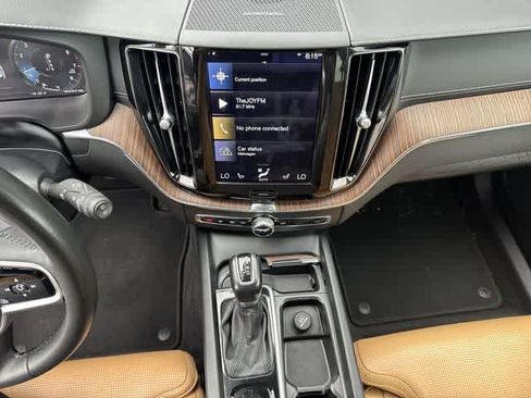 Used 2021 Volvo XC60 T5 Inscription FWD image 24