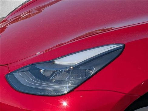 Used 2021 Tesla Model 3 Standard Range Plus RWD image 9