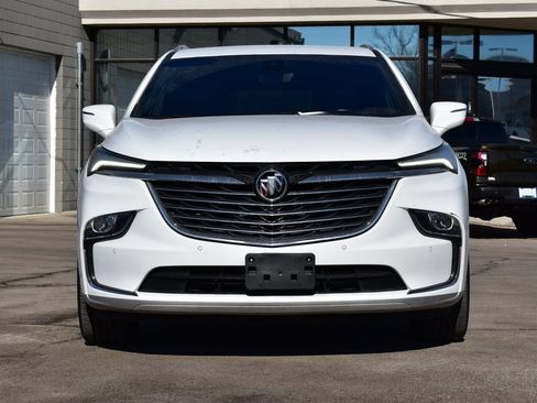 Used 2024 Buick Enclave Premium image 2