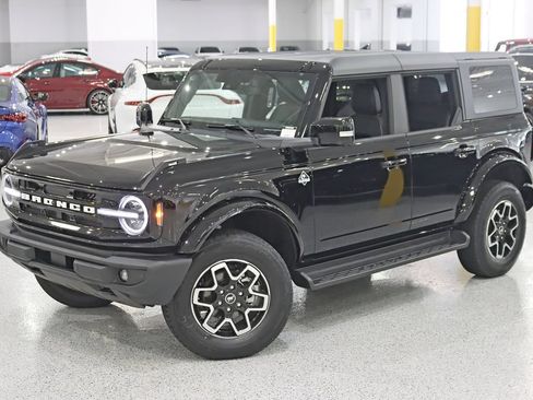 Used 2025 Ford Bronco Outer Banks AWD/4WD image 7
