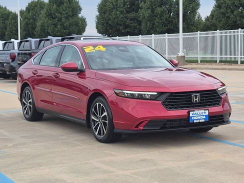 Used 2024 Honda Accord EX image 4