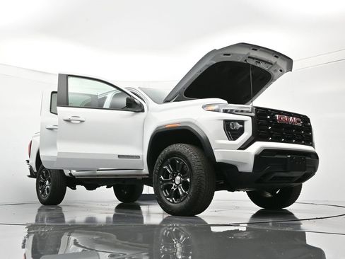 Certified 2024 GMC Canyon Elevation image 50