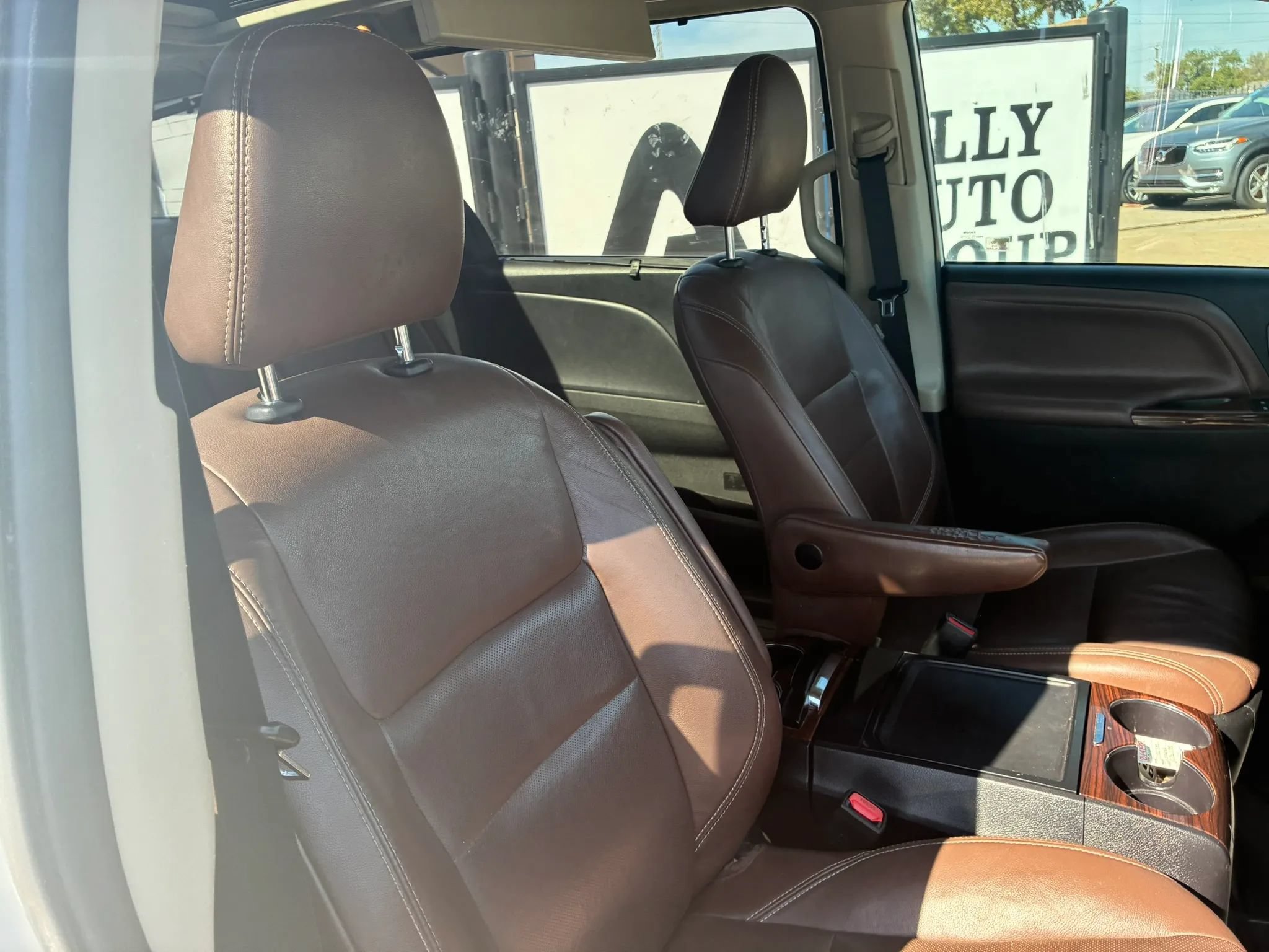 Used 2019 Toyota Sienna Limited Premium FWD image 26