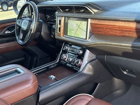 Used 2023 GMC Yukon Denali Ultimate w/ LPO, Floor Liner Package image 27