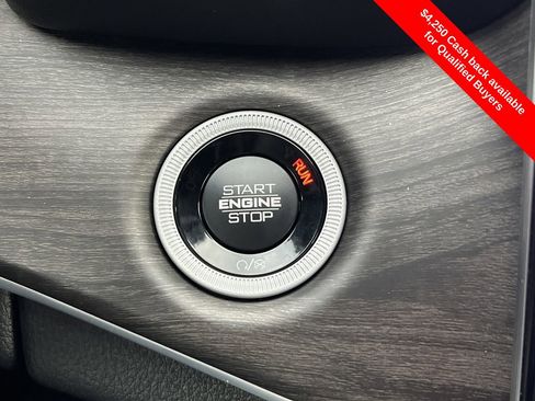 New 2025 Jeep Grand Cherokee Limited w/ Black Appearance Package image 10