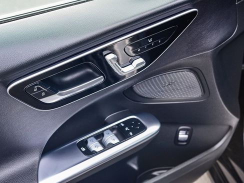 Used 2023 Mercedes-Benz C 300 Sedan image 26