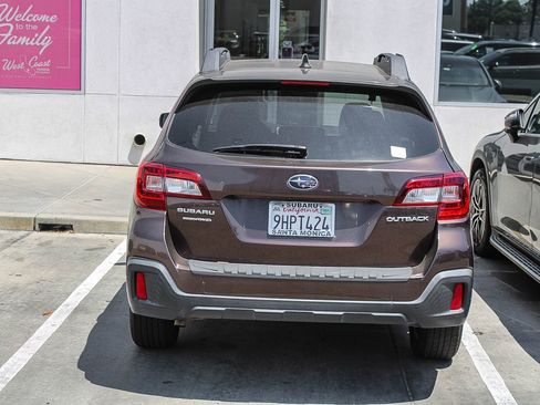 Used 2019 Subaru Outback 2.5i Limited AWD/4WD image 8