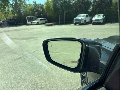 Used 2020 BMW 330i Sedan w/ Convenience Package image 18