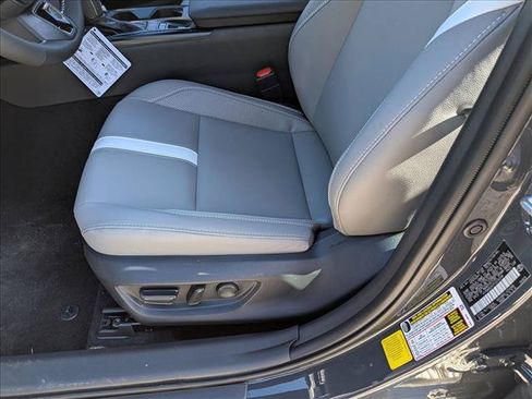 New 2026 Toyota Camry SE FWD image 4