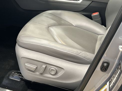 Used 2022 Toyota Highlander Platinum image 13