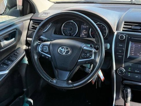 Used 2017 Toyota Camry SE FWD image 14