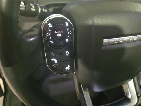 Used 2020 Land Rover Discovery Sport SE AWD/4WD image 18