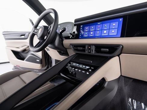 New 2025 Porsche Macan 4S Electric image 21