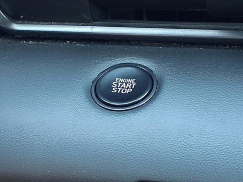 Used 2025 Hyundai Elantra Sport image 19