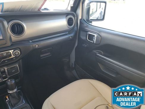 Used 2023 Jeep Gladiator Sport image 13