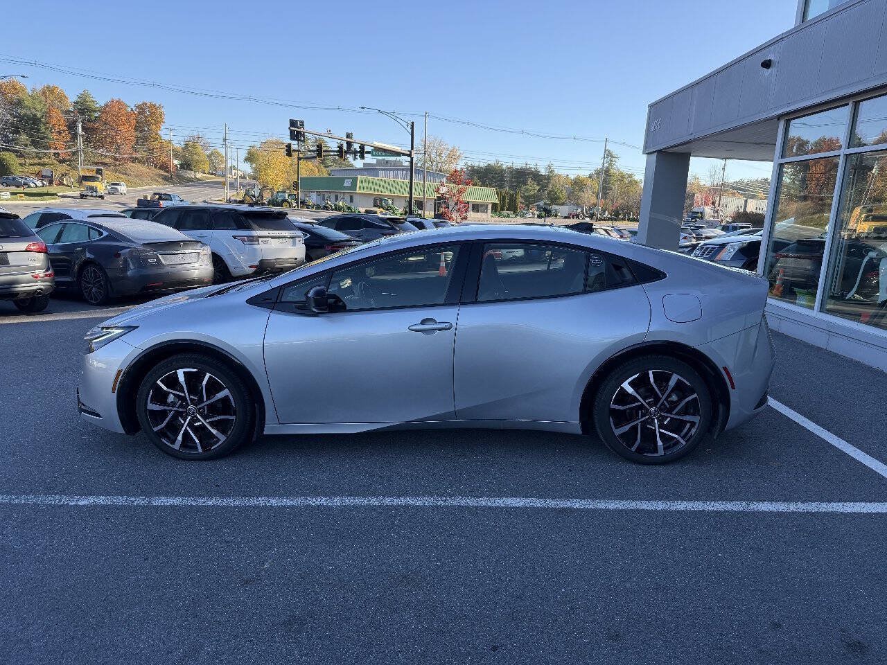 Used 2024 Toyota Prius Prime FWD image 11