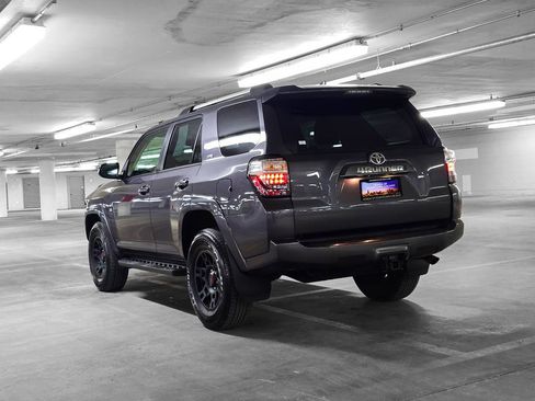 Used 2023 Toyota 4Runner SR5 Premium image 5