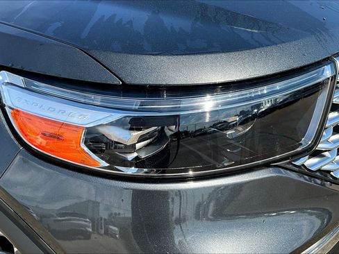 Used 2020 Ford Explorer Platinum w/ Premium Technology Package image 28