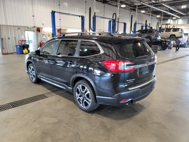 Used 2024 Subaru Ascent Limited w/ Technology Package AWD/4WD image 5