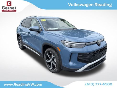 New 2025 Volkswagen Tiguan SE image 7