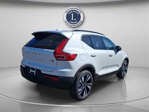 New 2025 Volvo XC40 B5 Plus w/ Protection Package Premier image 6