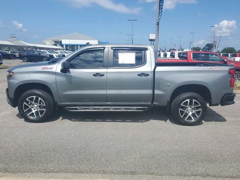 Used 2019 Chevrolet Silverado 1500 LT Trail Boss AWD/4WD image 2