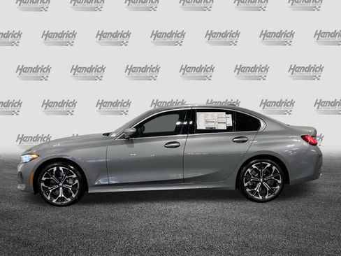 Used 2025 BMW 330i Sedan w/ Convenience Package image 5