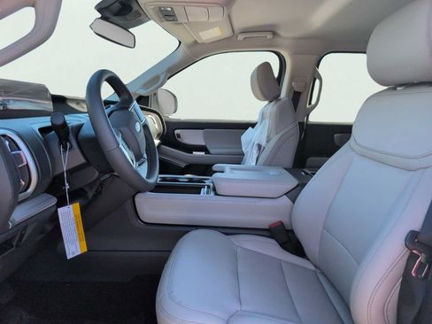 New 2026 Ford Expedition Active RWD image 9