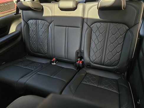 New 2026 Jeep Grand Wagoneer L Summit AWD/4WD image 15