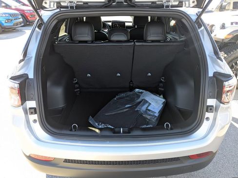 New 2026 Jeep Compass Latitude image 30