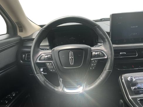Used 2022 Lincoln Nautilus FWD image 18
