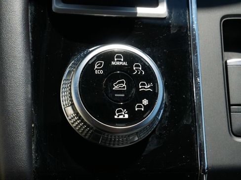 Used 2024 Mitsubishi Outlander SE AWD/4WD image 25