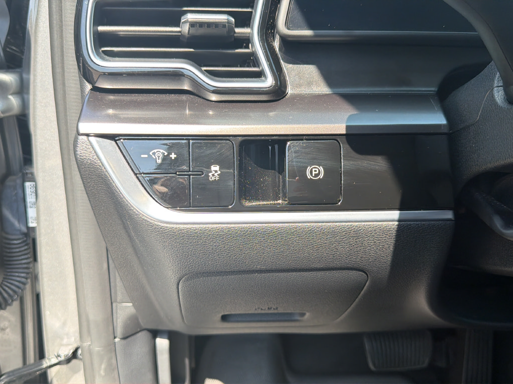 Used 2024 Kia Sportage EX FWD image 44