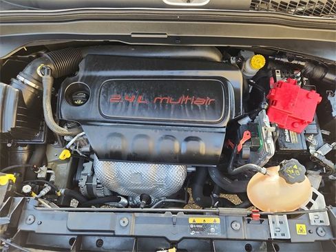 Used 2021 Jeep Renegade Sport image 27