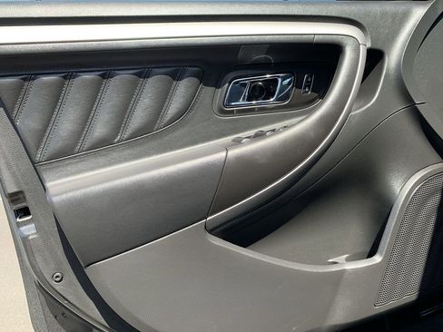 Used 2018 Ford Taurus SEL FWD image 14