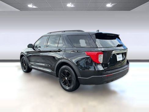 Used 2023 Ford Explorer XLT RWD image 3
