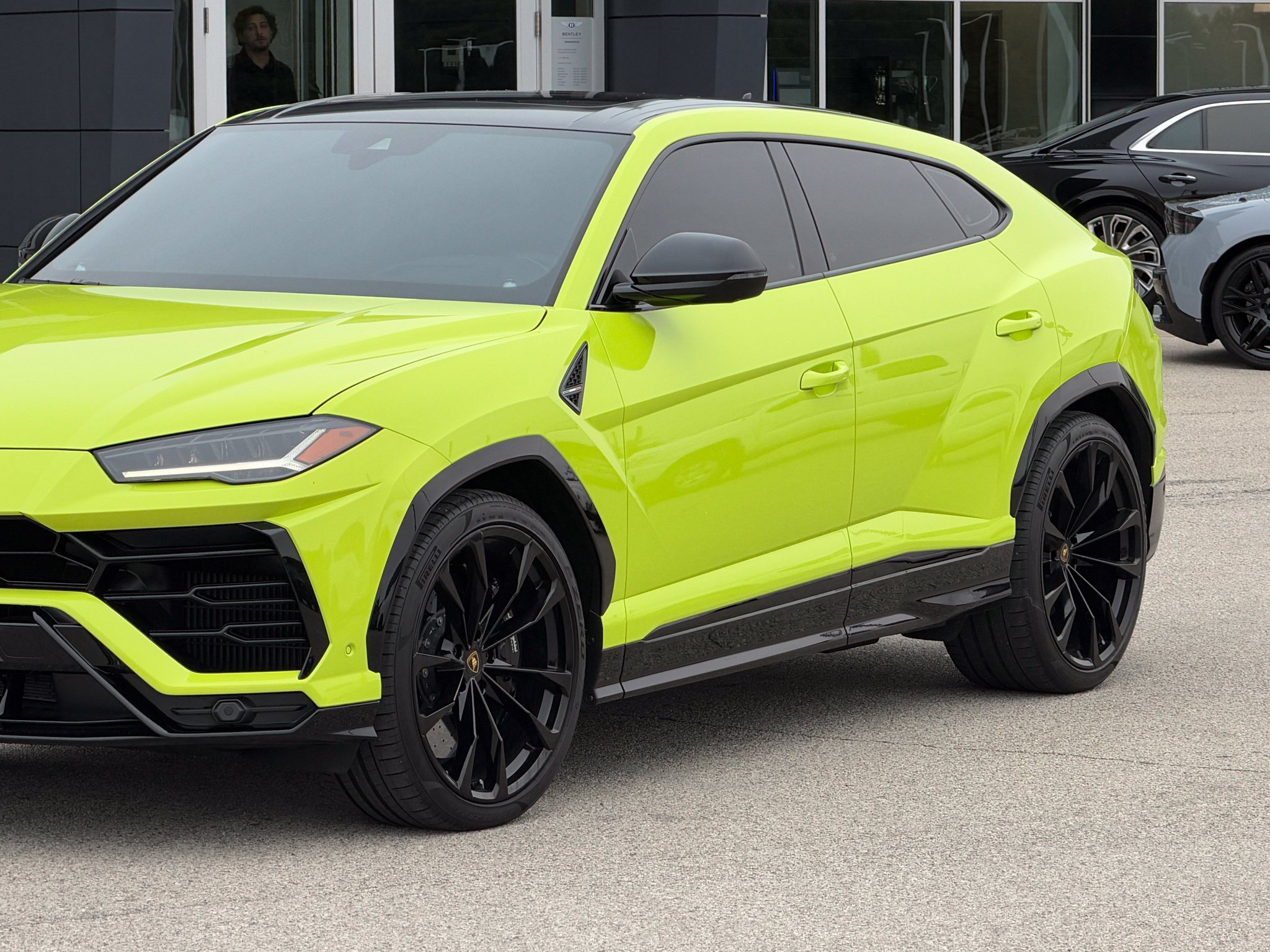 Used 2022 Lamborghini Urus AWD/4WD image 11