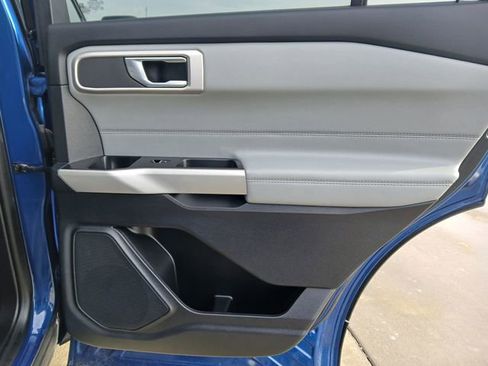 Used 2021 Ford Explorer XLT w/ Equipment Group 202A image 24