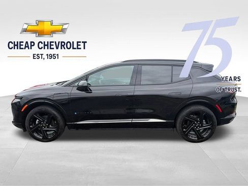 Used 2024 Chevrolet Equinox EV RS FWD image 2