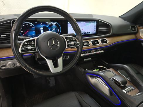 Used 2021 Mercedes-Benz GLS 450 4MATIC image 10